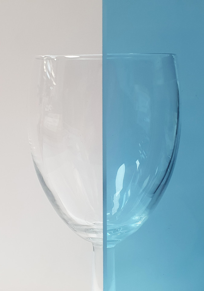 Verre bleu transparent