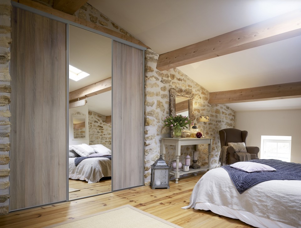 Placard bois et miroir