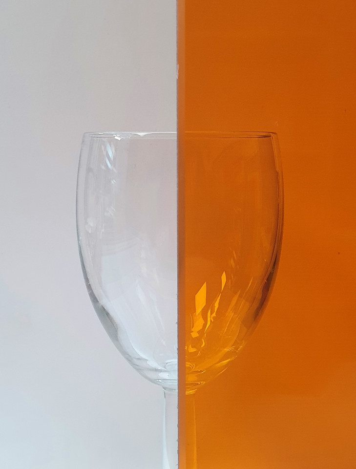 Verre orange transparent